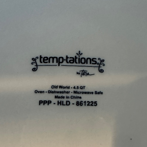 Temp-Tations Red and Cream Bowl with Lid - Picture 3 of 6